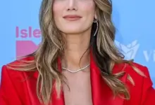 Delta Goodrem headshot
